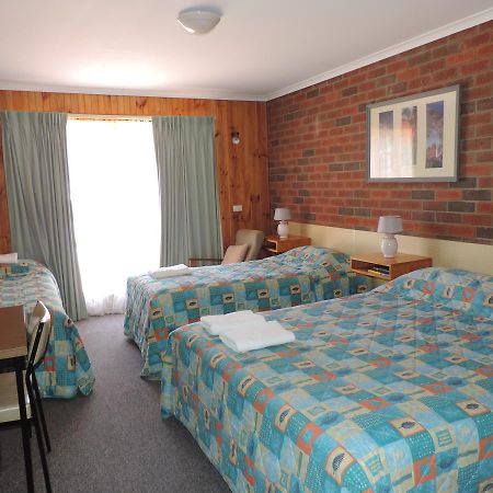 Tooleybuc Country Roads Motor Inn Экстерьер фото