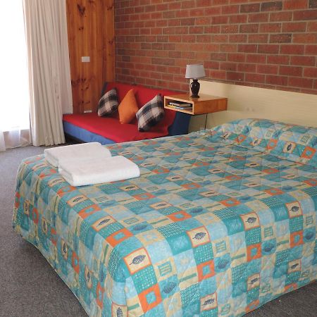 Tooleybuc Country Roads Motor Inn Экстерьер фото
