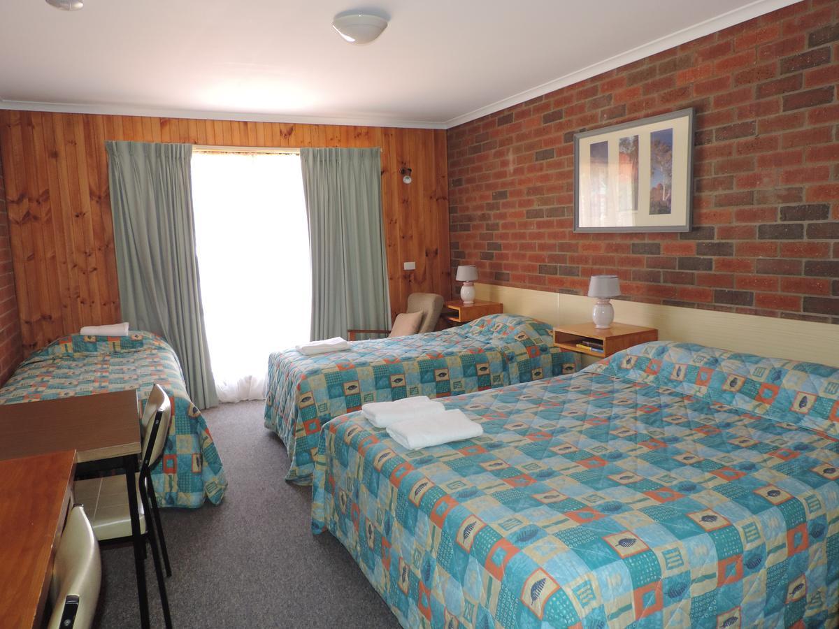Tooleybuc Country Roads Motor Inn Экстерьер фото