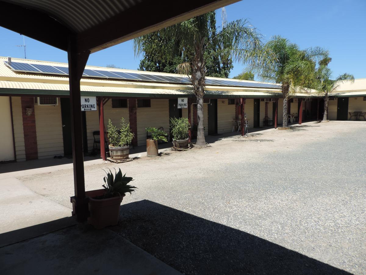 Tooleybuc Country Roads Motor Inn Экстерьер фото